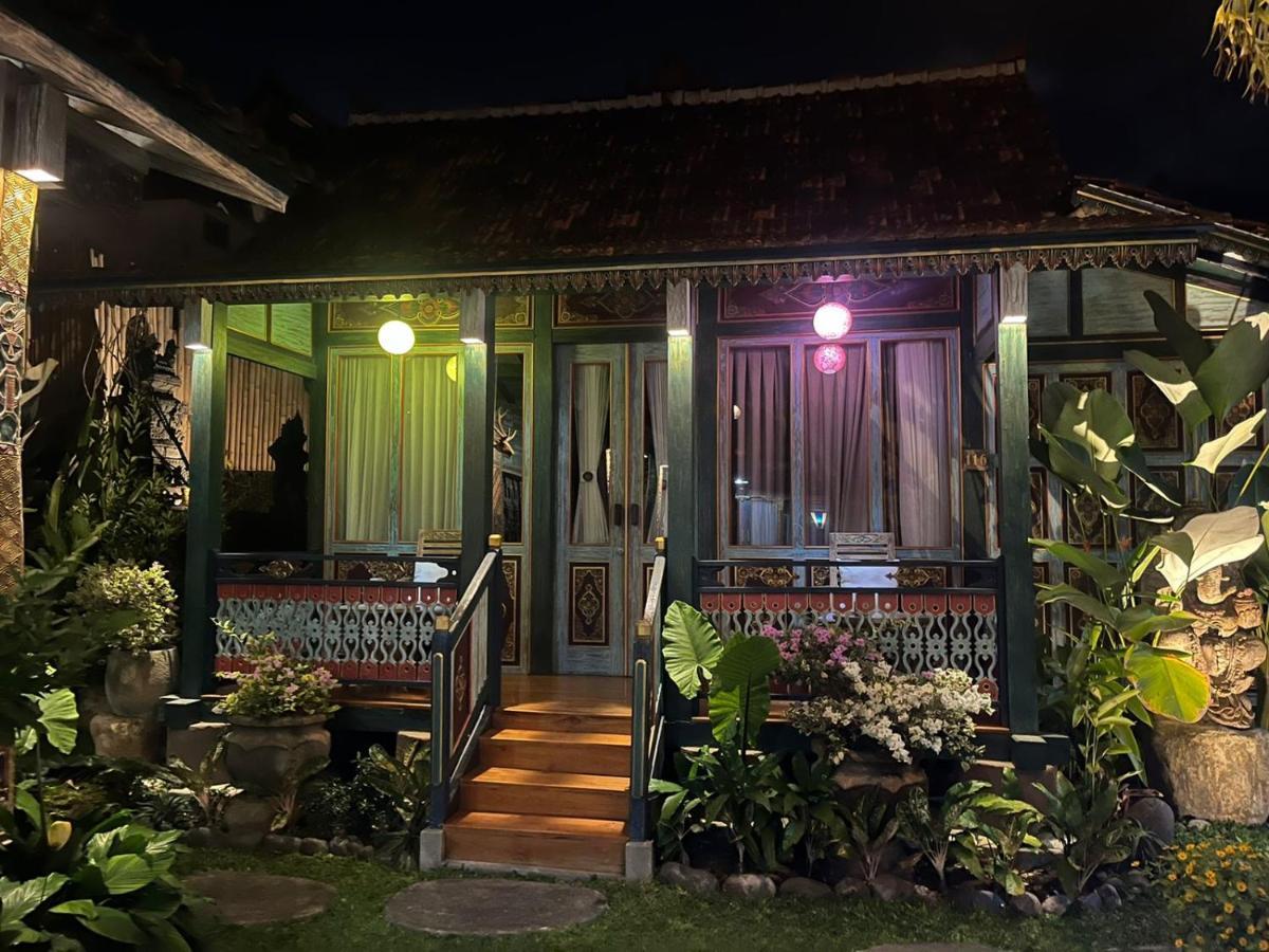 Villa Telaga Wana Sukawati Exterior foto